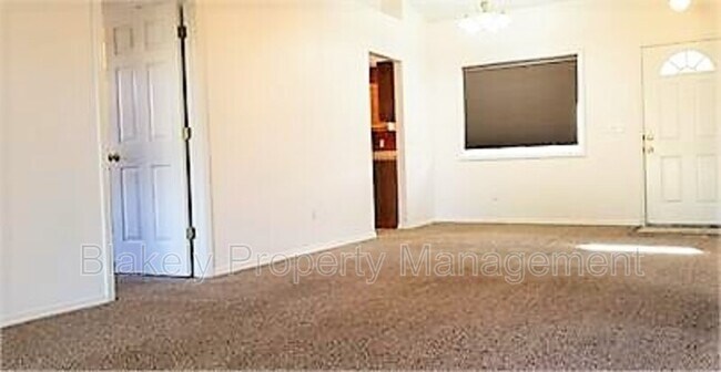 Building Photo - 364 W Waterbury Dr