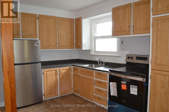 Photo du bâtiment - 516 Athlone Ave