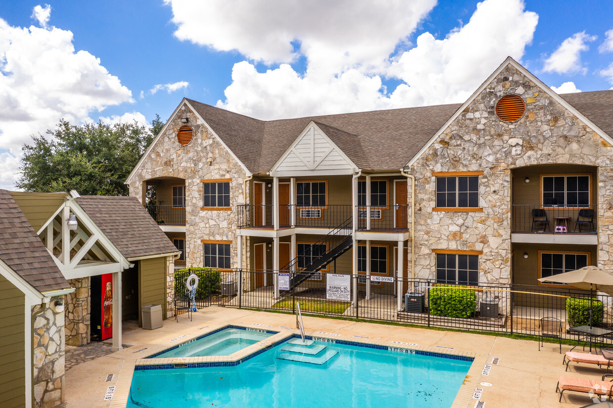 Primary Photo - Madeira Apartments at Live Oak