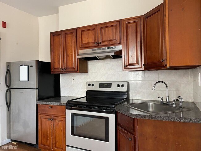 Building Photo - 1221 S 19th St