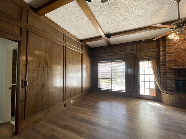 Foto del edificio - 211 Sycamore Creek Rd