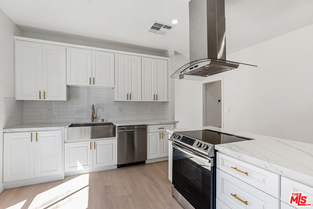 Foto principal - 9191 Charleville Blvd