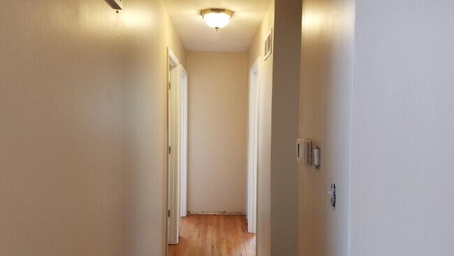 Building Photo - 3324 Dale Dr