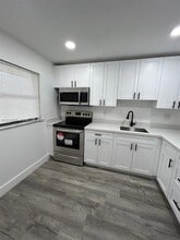 Building Photo - 8875 Fontainebleau Blvd