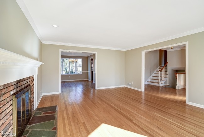 Building Photo - 771 Knollwood Terrace