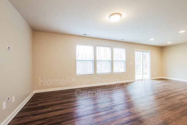 Building Photo - 3106 Auten Ave