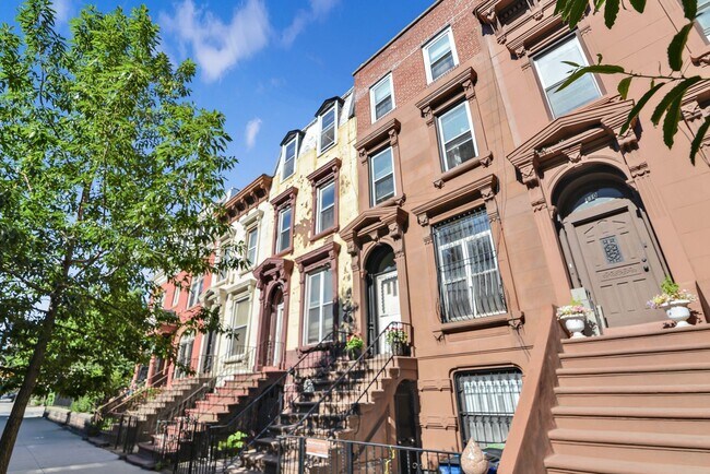 Foto del edificio - 112 Brooklyn Ave
