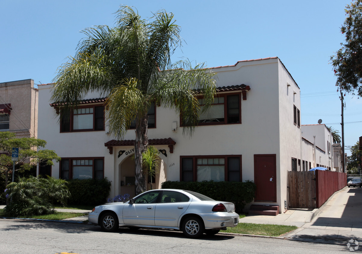 Foto del edificio - Olive Court Apartments