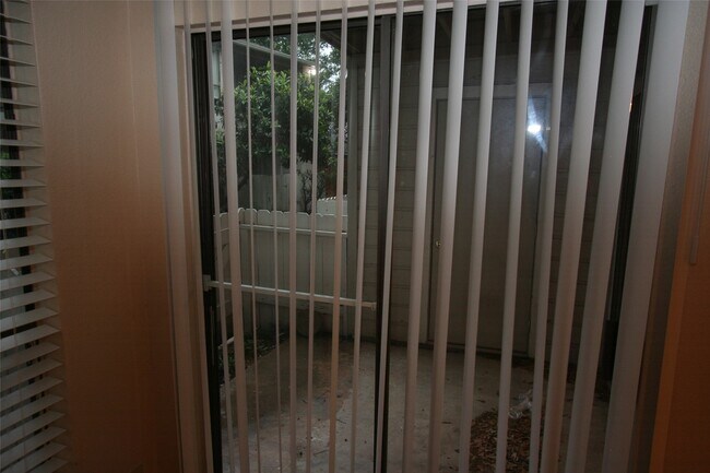 Foto del edificio - 17401 Red Oak Dr