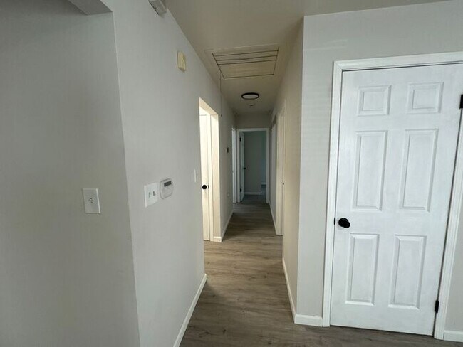Building Photo - Beautifully updated corner home!