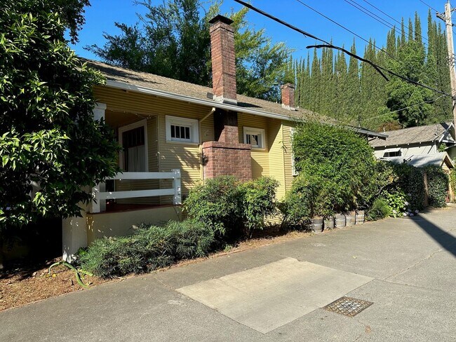 Building Photo - 2 Bedroom New Era Park Home with Garden an...