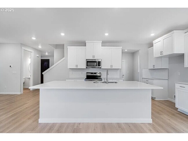 Foto del edificio - 439 SW 32nd St