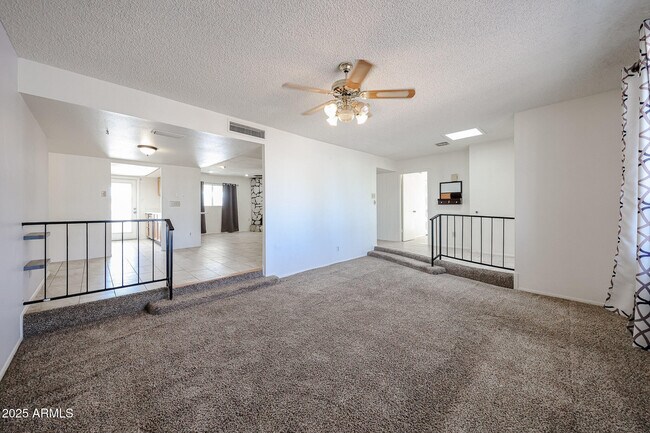 Foto del edificio - 5743 W Monte Cristo Ave