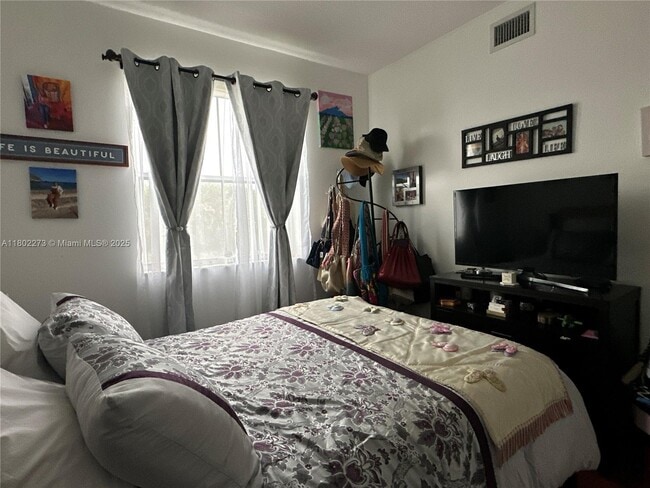 Foto del edificio - 6380 NW 114th Ave