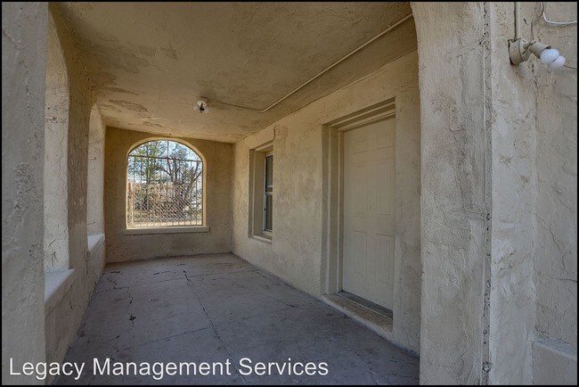 Building Photo - 348 N Carolina Dr
