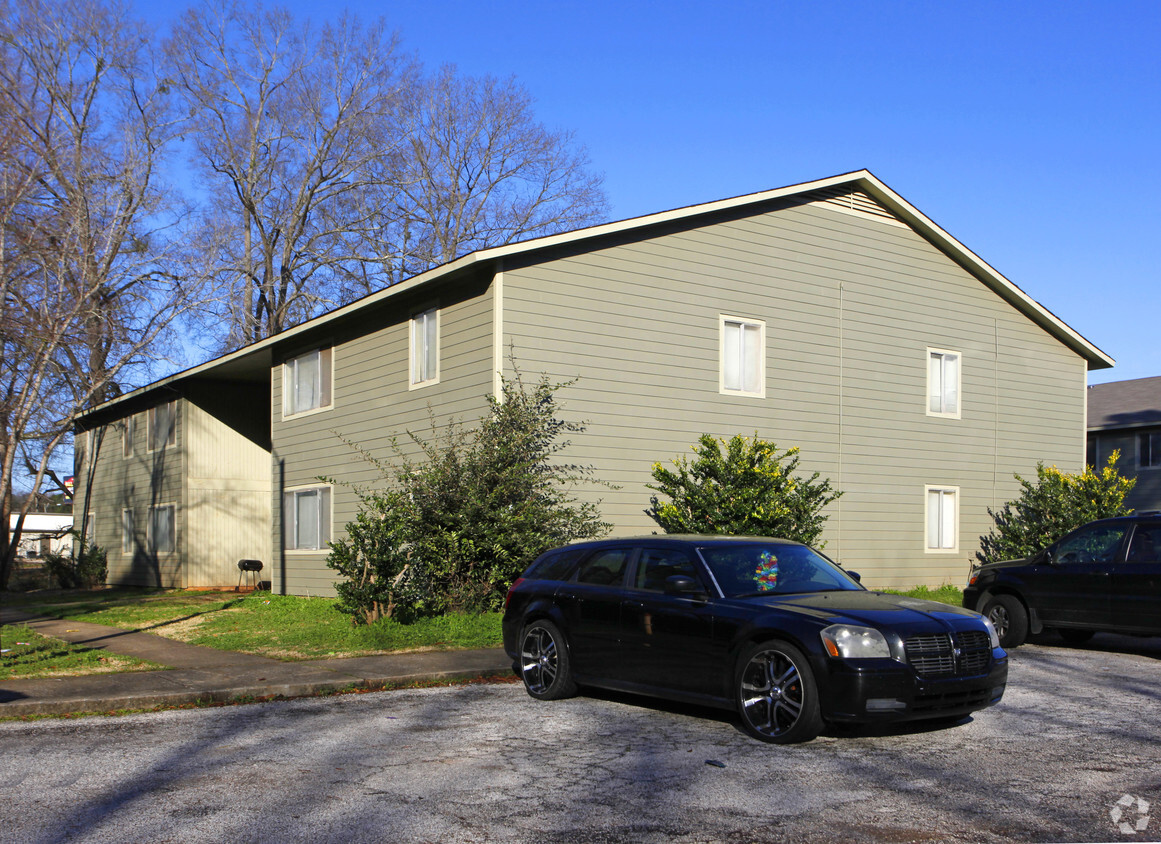 Building Photo - Hunters Glen