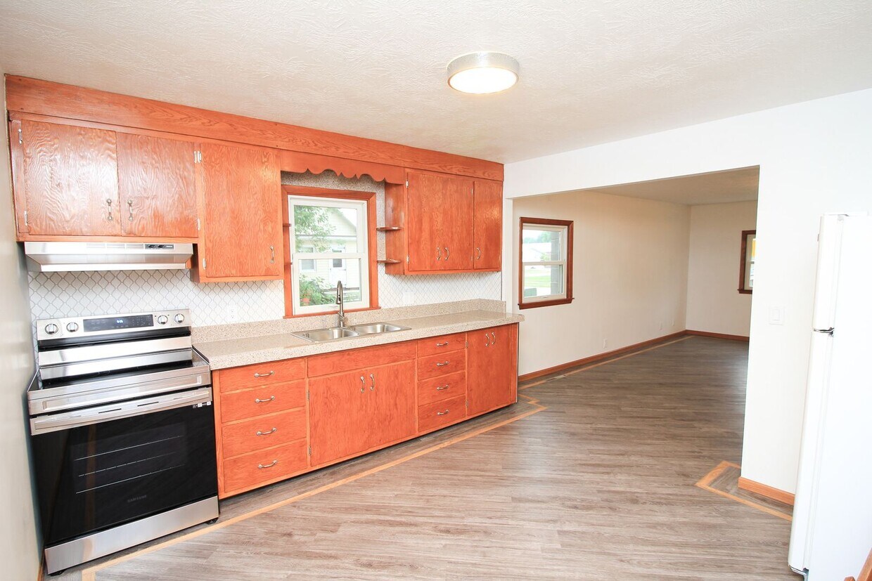 Primary Photo - Freshly Remodeled 1 Bedroom House in Brandon