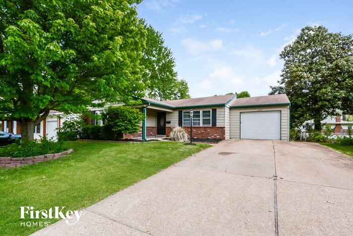 Primary Photo - 1370 Bluefield Dr