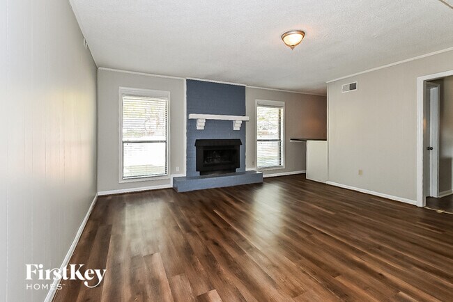 Foto del edificio - 7292 Newling Ln