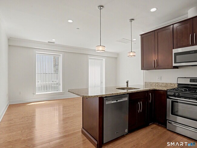 Foto del edificio - 485 Summer St