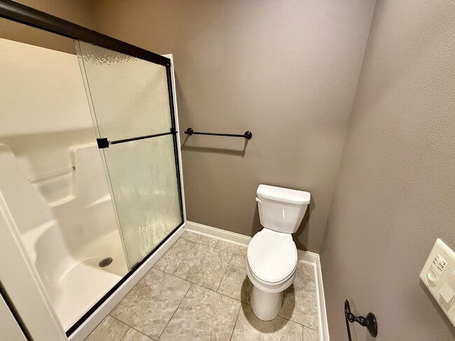 Building Photo - 2721 London Dr