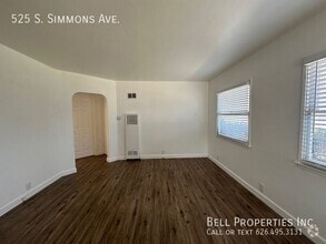 Building Photo - 525 Simmons Ave