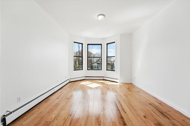 Building Photo - 138 Leonard St