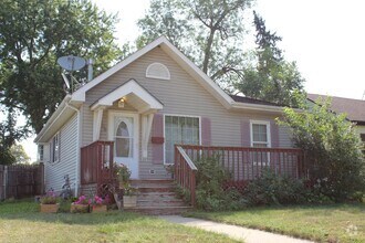 Building Photo - 1706 S 10th Ave