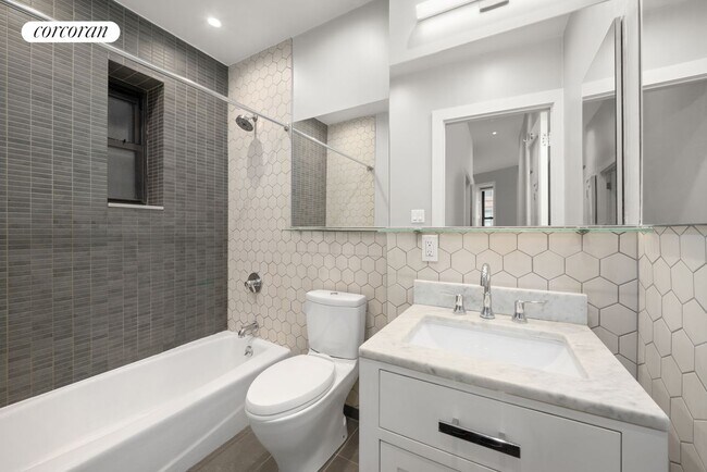 Building Photo - 202 W 83rd St