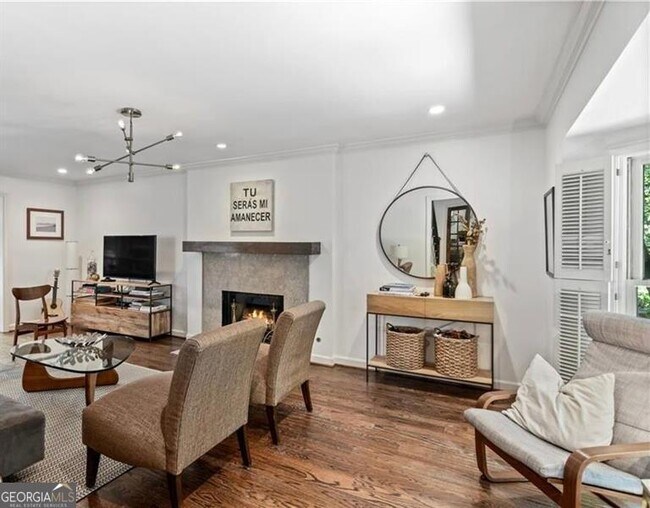 Foto del edificio - 2316 Defoors Ferry Rd NW