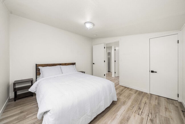 Foto del edificio - 815 SW Cloverdale St