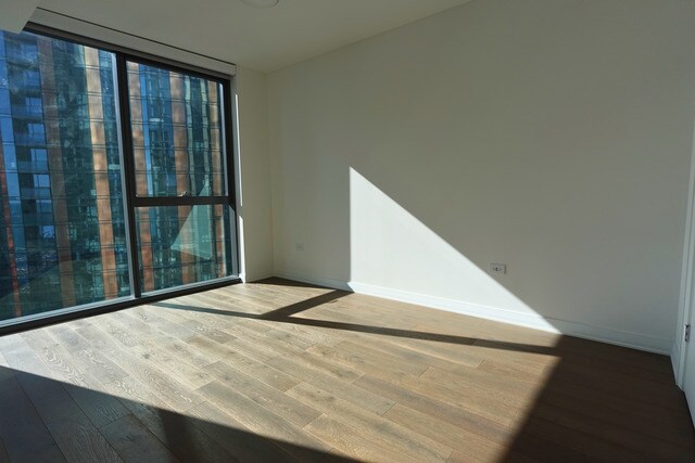 Building Photo - 211 N Harbor Dr