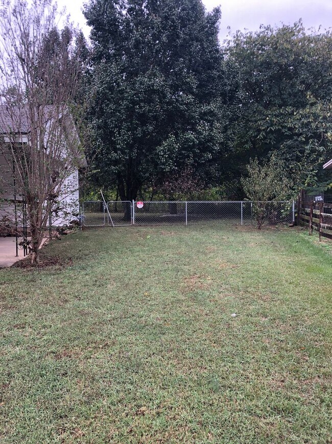 Foto del edificio - Charming Single-Story Home on a Spacious Lot