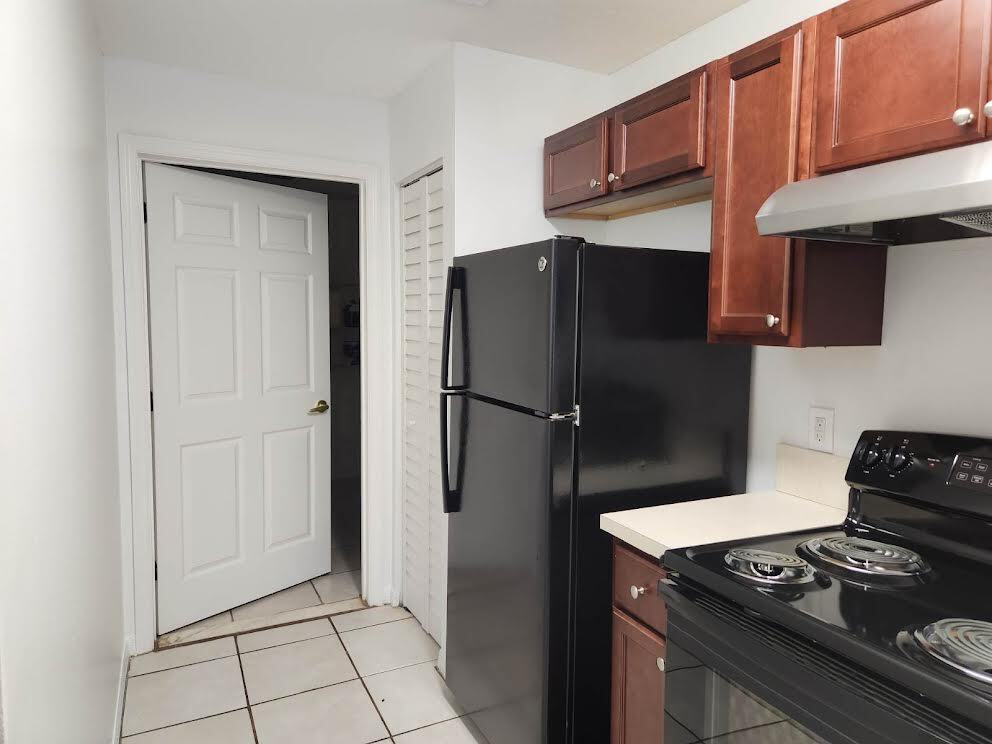 Kitchen - 504 13th Pl