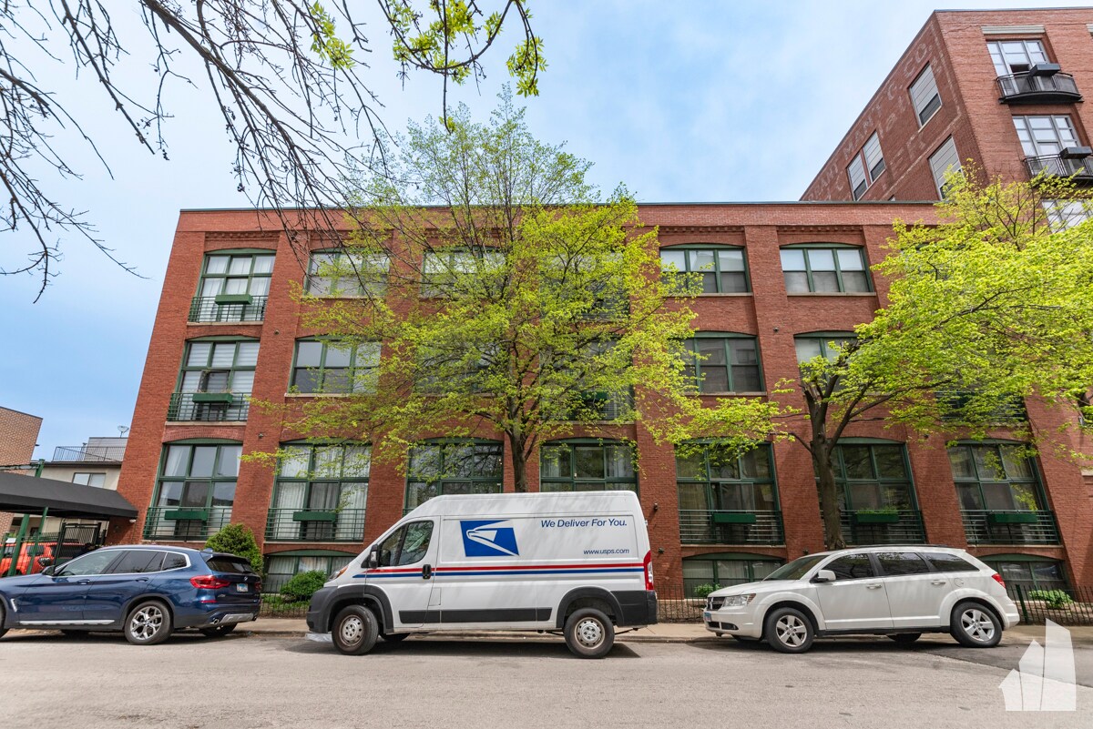 Primary Photo - 1737 N Paulina St