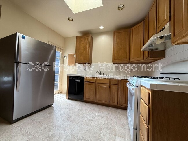 Building Photo - 138 17th St