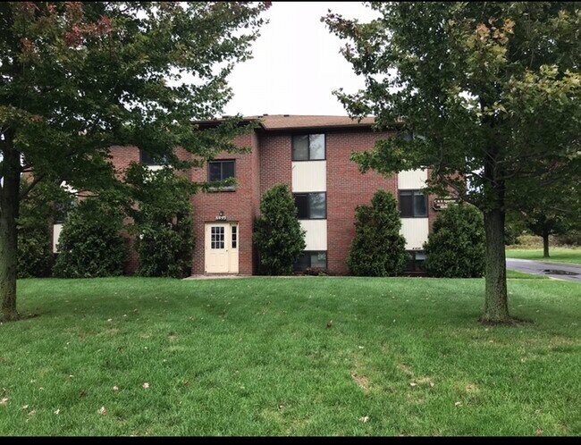 Building Photo - 6495 Dysinger Rd