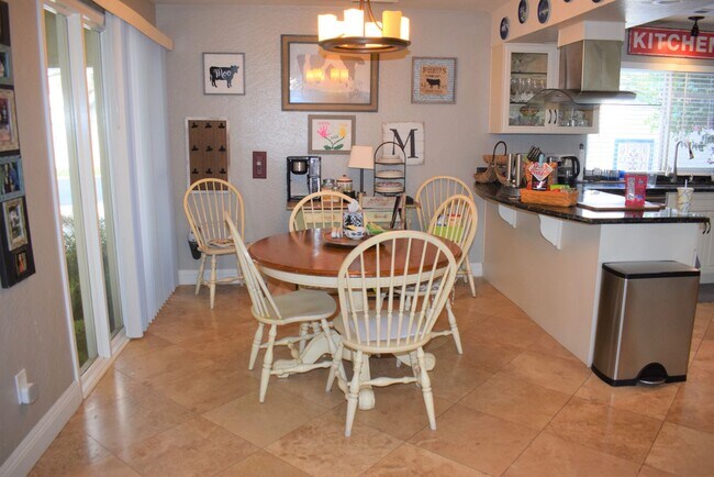 Foto del edificio - Resident Benefit Package Property