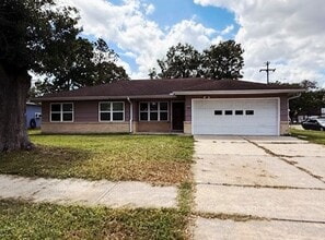 Building Photo - 8702 Bob White Dr