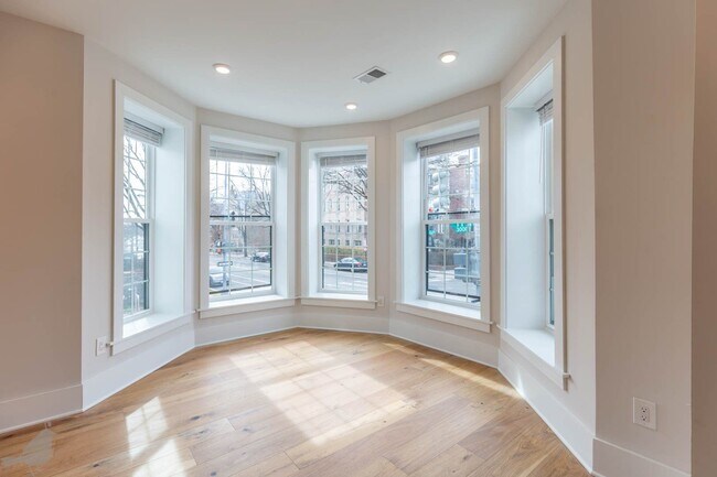 Foto del edificio - 3001 11th St NW