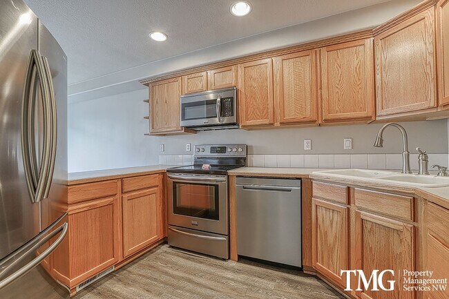 Foto del edificio - Pet Friendly Double Primary Townhome in Va...