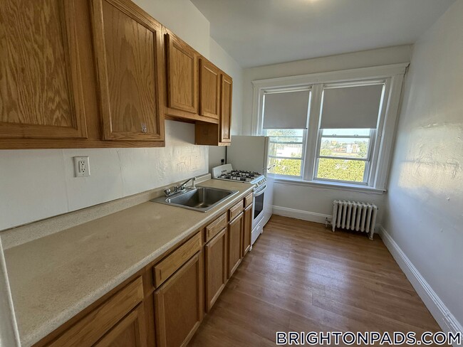 Building Photo - 1687 Commonwealth Ave