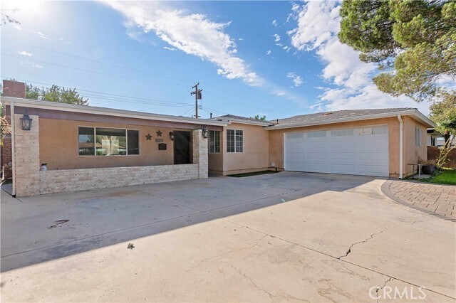 Building Photo - 43617 Fern Ave