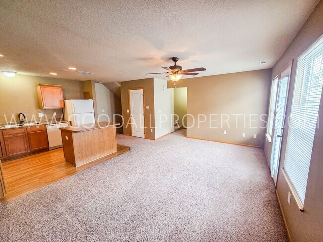 Building Photo - Pleasant Hill Townhome with 2-Car Garage & Walk-In Closets