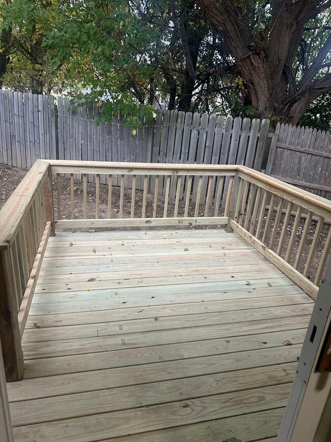 Building Photo - 4403 W Capri Ct