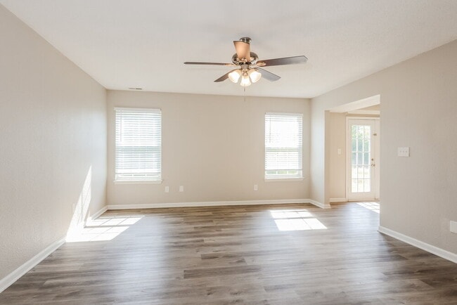 Building Photo - 4011 Village Trace Blvd