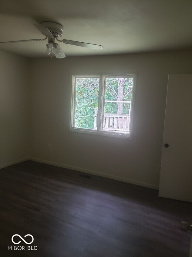 Building Photo - 2083 IN-47