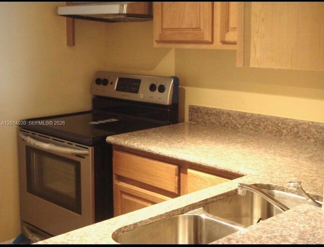 Building Photo - 9125 SW 77th Ave