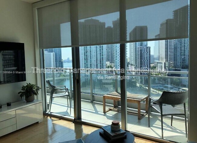 Foto del edificio - 90 SW 3rd St