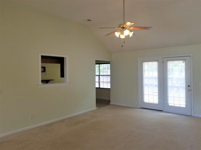 Building Photo - 18 Dianne MacKenzie Way